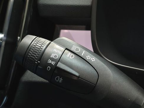 Certified 2023 Volvo XC40 Recharge Ultimate image 33