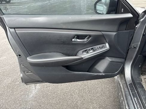 Used 2023 Nissan Sentra SR w/ Midnight Edition Package image 18