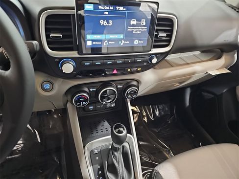 New 2026 Hyundai Venue SEL image 19