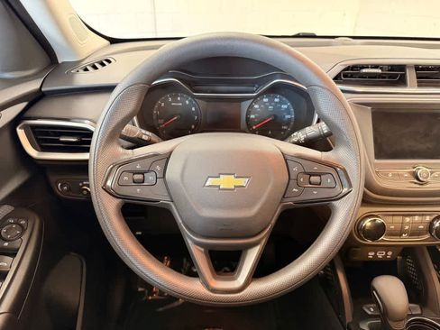Used 2023 Chevrolet TrailBlazer LS FWD image 15