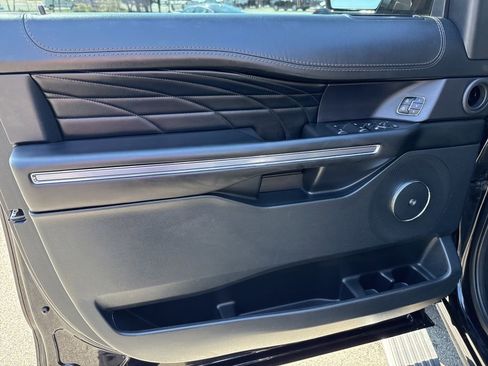 Used 2021 Ford Expedition Platinum image 15