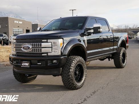 Used 2017 Ford F350 Platinum w/ Platinum Ultimate Package image 6