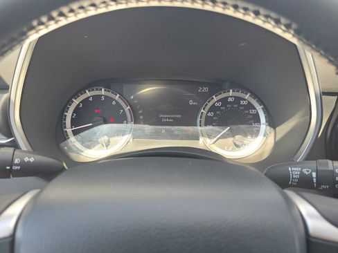 Certified 2025 Toyota Highlander XLE FWD image 25