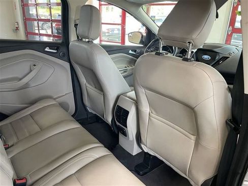 Used 2019 Ford Escape Titanium AWD/4WD image 27