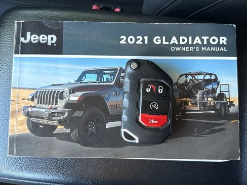 Used 2021 Jeep Gladiator Sport AWD/4WD image 19