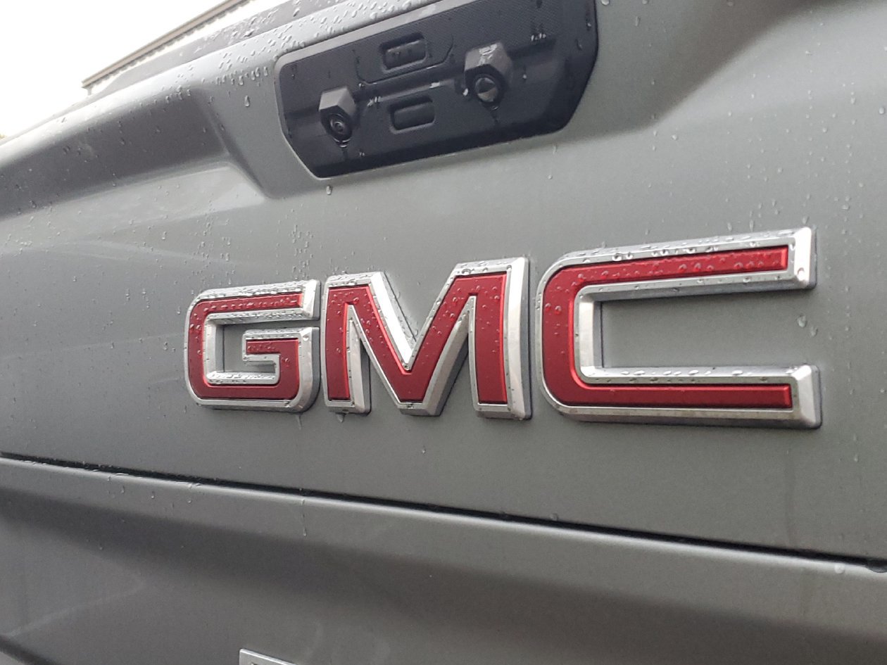 Used 2025 GMC Sierra 1500 Denali w/ Denali Reserve Package AWD/4WD image 6