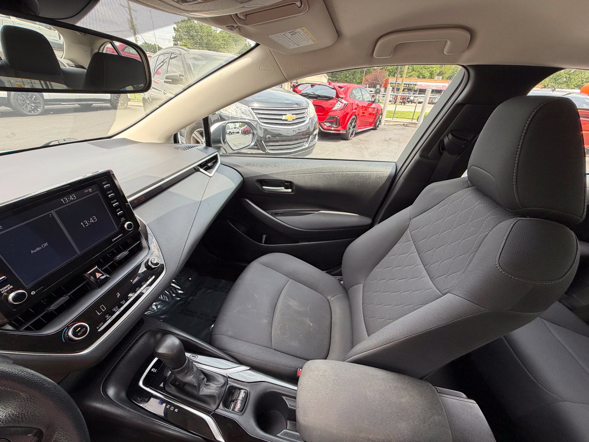 Used 2021 Toyota Corolla LE FWD image 19
