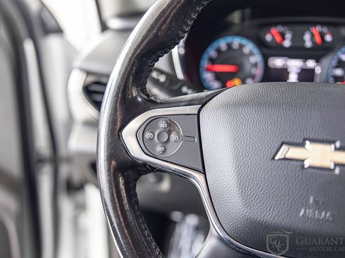 Used 2020 Chevrolet Traverse LT image 23