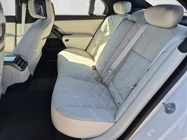 New 2027 BMW 740i w/ Executive Package RWD image 15