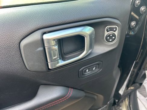 Used 2020 Jeep Gladiator Rubicon image 10