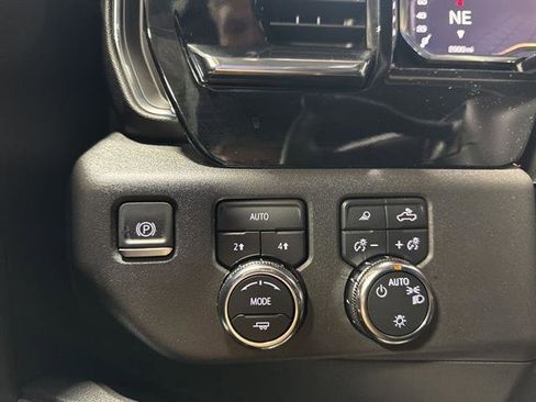 New 2025 GMC Sierra 1500 SLE w/ Preferred Package image 23