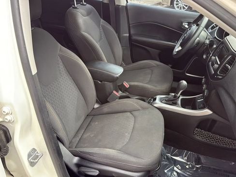 Used 2018 Jeep Compass Sport image 21