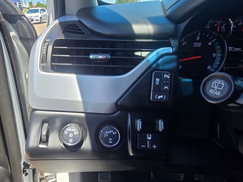Used 2017 GMC Yukon SLE w/ SLE Value Package AWD/4WD image 18