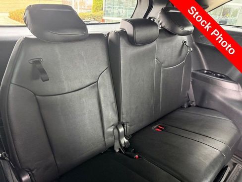 Used 2025 Toyota Sienna Platinum image 13