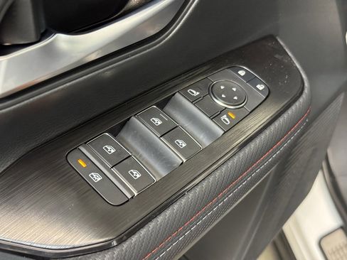 New 2026 Nissan Kicks SR image 9