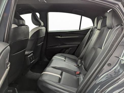 Used 2025 Toyota Camry SE image 17