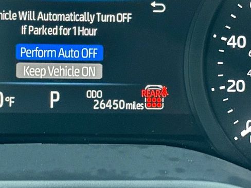 Certified 2025 Toyota Sienna XLE FWD image 30