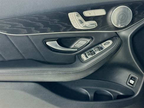 Used 2018 Mercedes-Benz GLC 300 4MATIC image 19