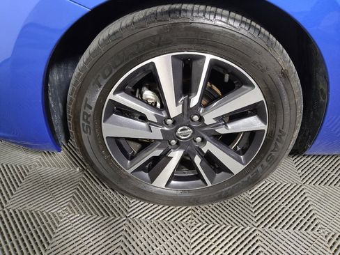 Used 2021 Nissan Versa SV FWD image 31