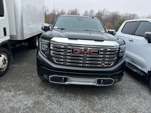 Used 2024 GMC Sierra 1500 Denali w/ Technology Package image 2
