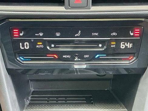 New 2026 Volkswagen Taos SE FWD image 22