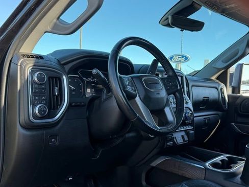 Used 2023 GMC Sierra 2500 Denali w/ Denali Black Diamond Edition image 14
