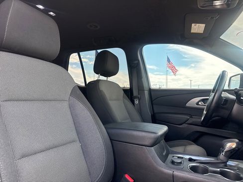 Used 2023 Chevrolet Traverse LT FWD image 27