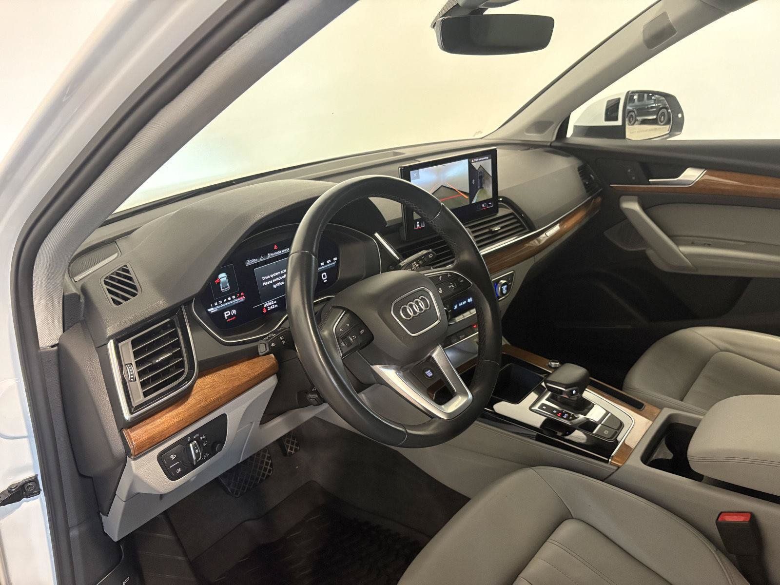Used 2023 Audi Q5 2.0T Premium Plus AWD/4WD image 16