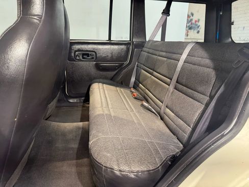 Used 2000 Jeep Cherokee SE image 21