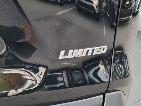 Used 2021 Toyota RAV4 Limited image 14