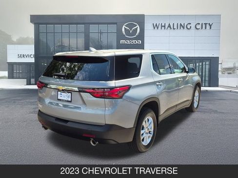 Used 2023 Chevrolet Traverse LS AWD/4WD image 8