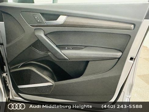 Certified 2025 Audi Q5 e Premium Plus w/ Premium Plus Package AWD/4WD image 29