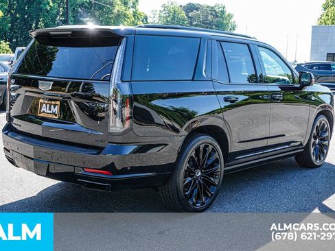 Used 2026 Cadillac Escalade Platinum Sport w/ LPO, ONYX Package AWD/4WD image 6