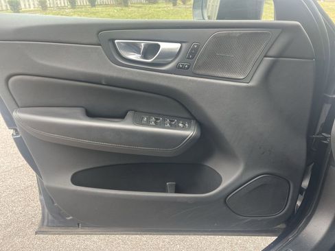 Used 2024 Volvo XC60 B5 Plus image 26