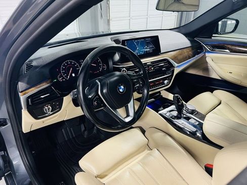 Used 2019 BMW 540i w/ Premium Package image 24