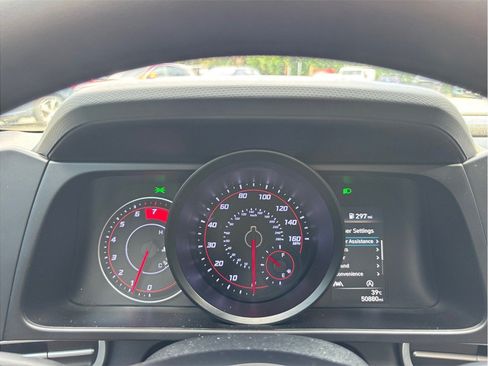 Used 2022 Hyundai Elantra SE FWD image 18