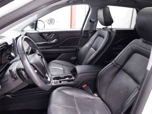 Used 2020 Lincoln Corsair Standard w/ Premium Package image 13