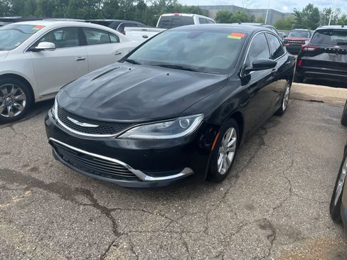 Used 2016 Chrysler 200 Limited FWD image 3