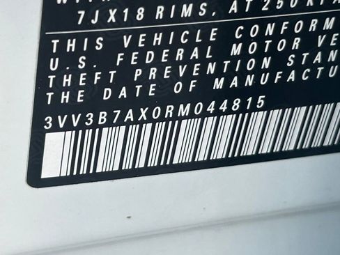 Used 2024 Volkswagen Tiguan SE image 36