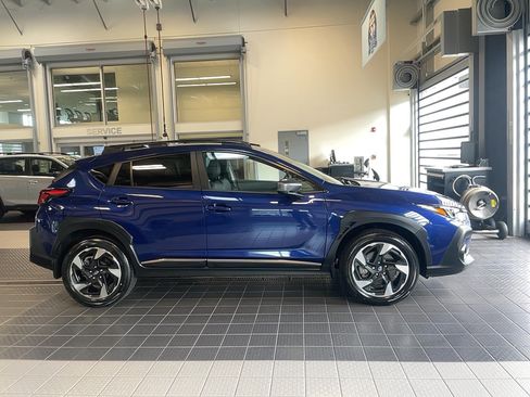 Used 2024 Subaru Crosstrek 2.5i Limited AWD/4WD image 4