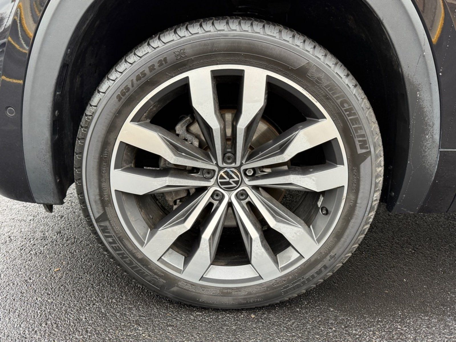 Used 2021 Volkswagen Atlas SEL Premium AWD/4WD image 40