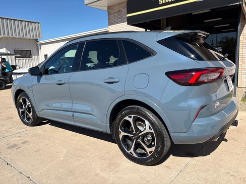 Used 2023 Ford Escape ST-Line Elite AWD/4WD image 10