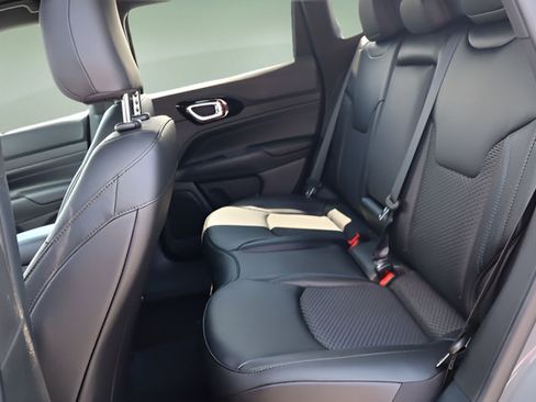 New 2026 Jeep Compass Latitude AWD/4WD image 22