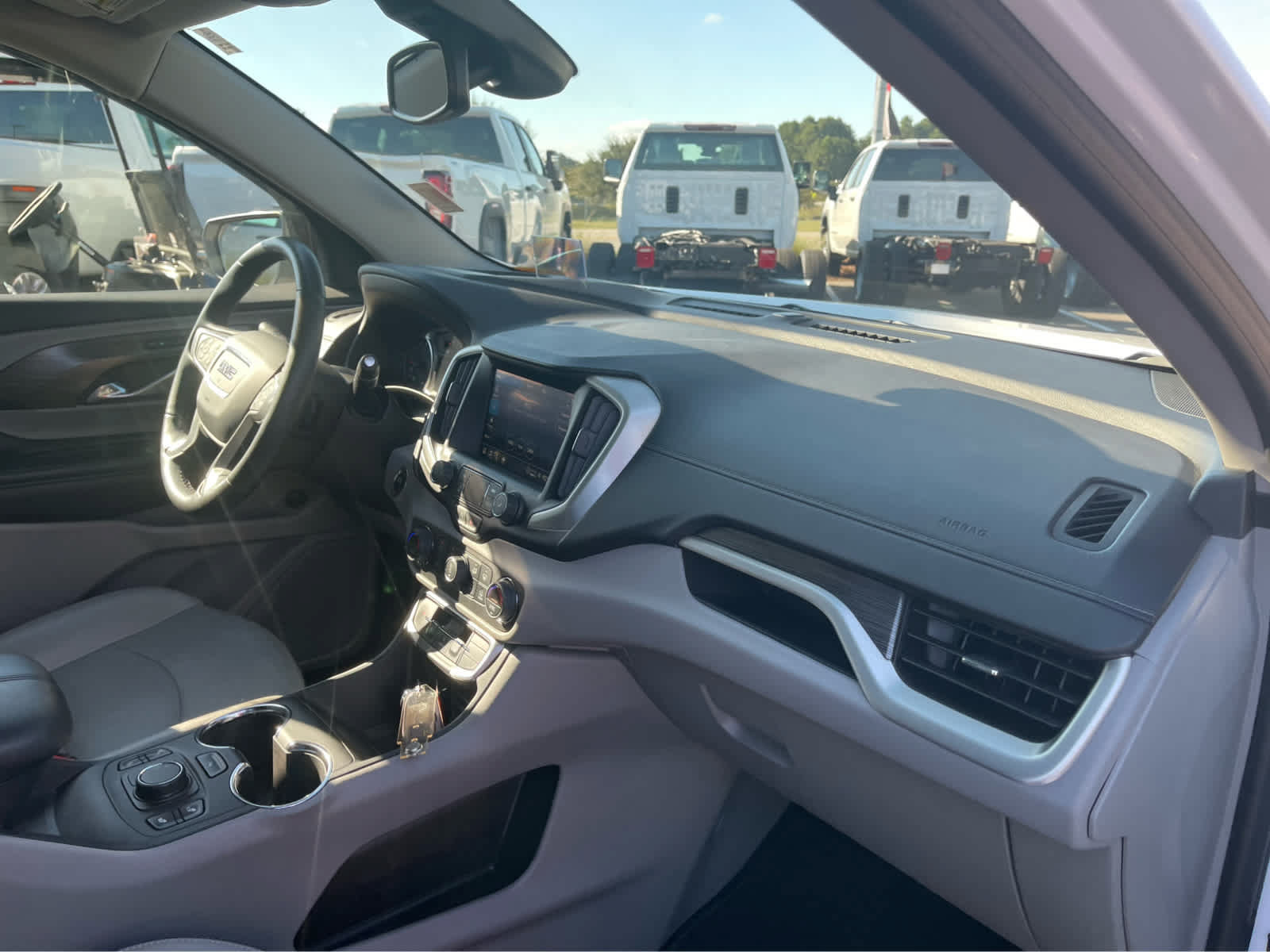 Used 2024 GMC Terrain SLT w/ Tech Package FWD image 28