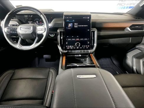 Used 2025 GMC Yukon Denali w/ Denali Reserve Package RWD image 11