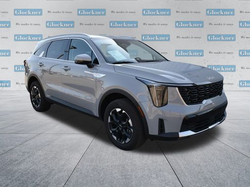 Used 2025 Kia Sorento S AWD/4WD image 3