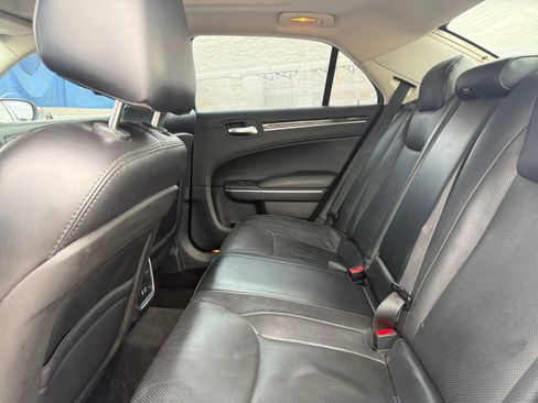 Used 2016 Chrysler 300 C RWD image 21