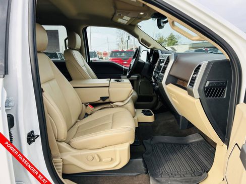 Used 2020 Ford F150 Lariat w/ Trailer Tow Package image 32