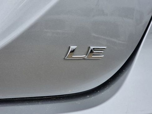 Used 2022 Toyota Camry LE image 28