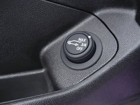 Used 2024 GMC Terrain SLT image 9